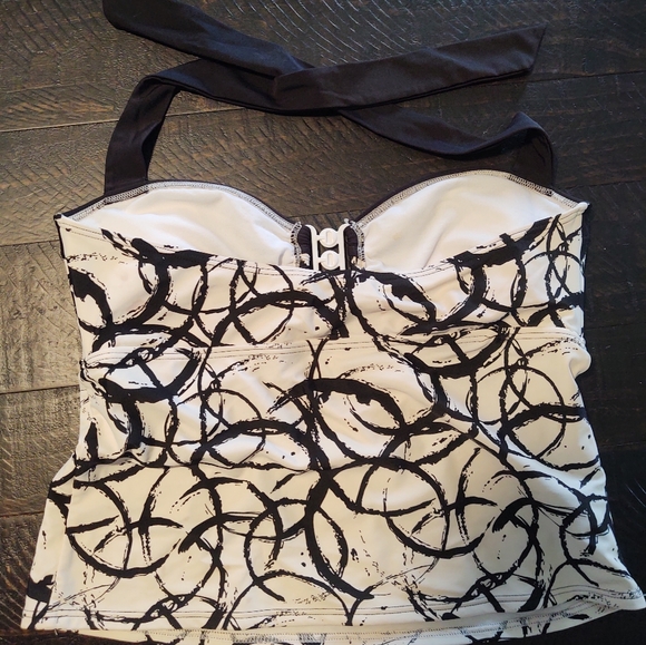 Swim suit top black and white size Large - Picture 2 of 3